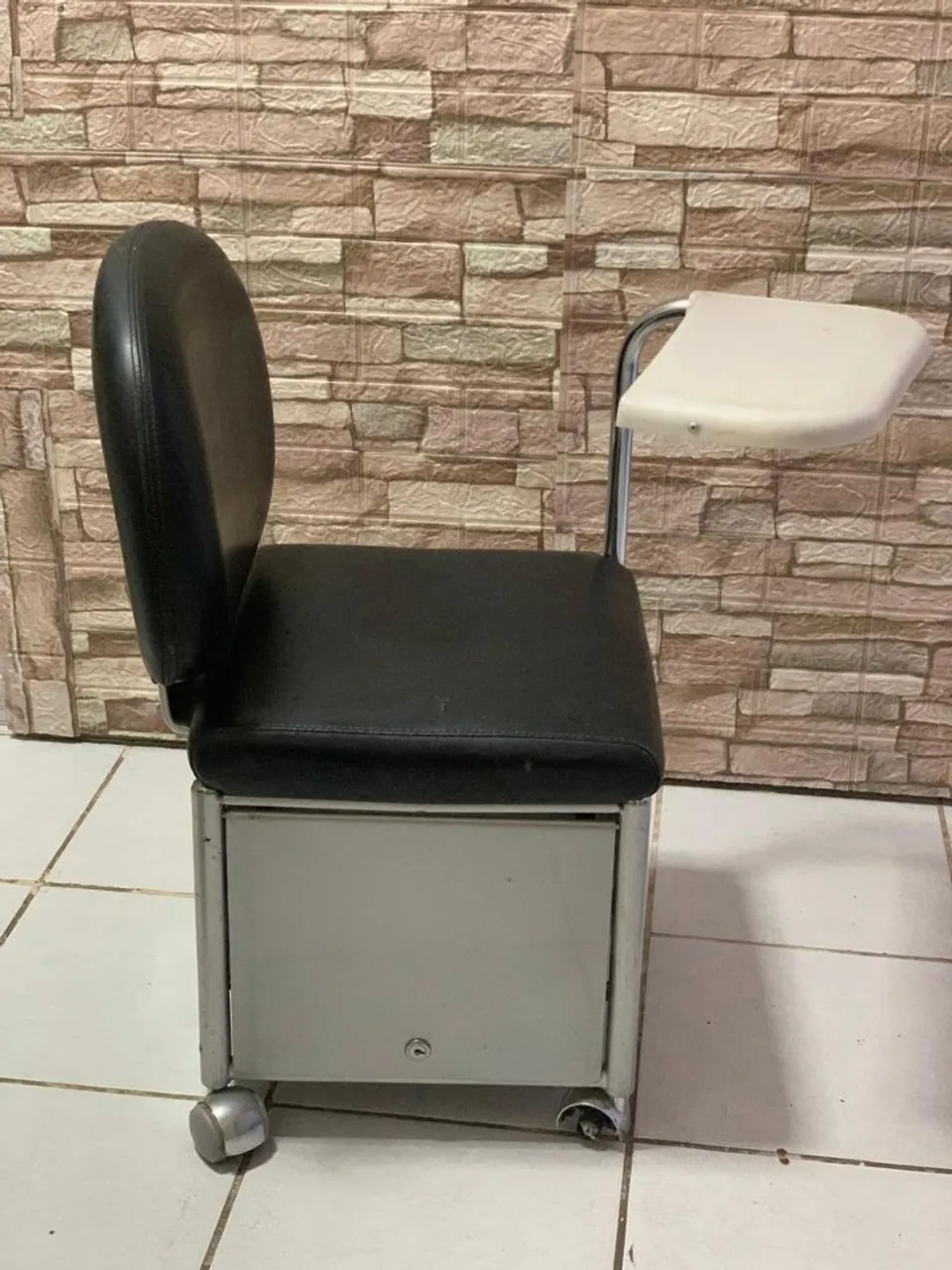 Cadeira manicure ferrante