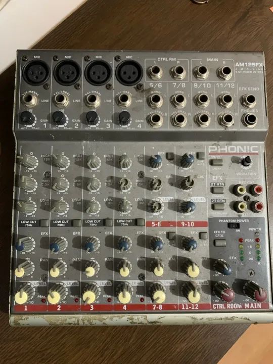 Mesa de Som 12 Canais - PHONIC AM125FX - Foto 5