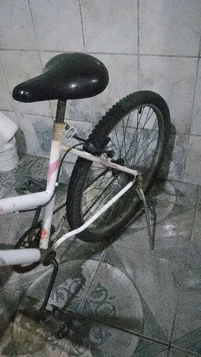 Bicicleta branca em ótimo estado - Foto 3
