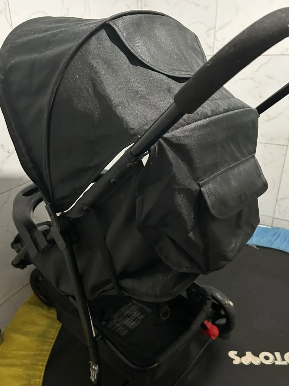 Carrinho de Bebê Compacto e Confortável