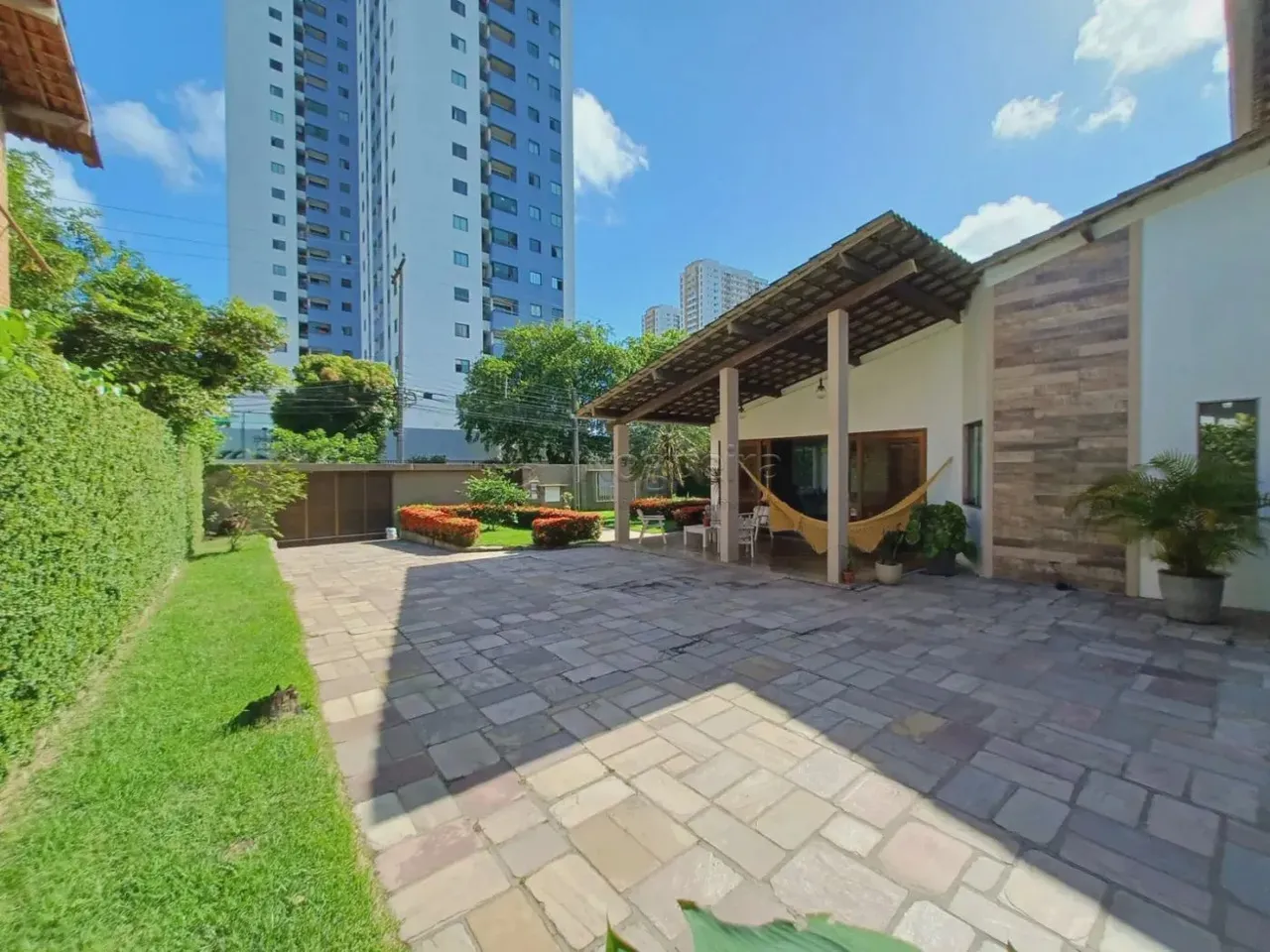 Casa/Padrão - Residencial - No bairro Caxangá