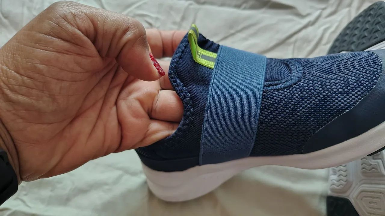 Tênis Infantil Azul - Tamanho 28 - com memorizador de pé  - Foto 4