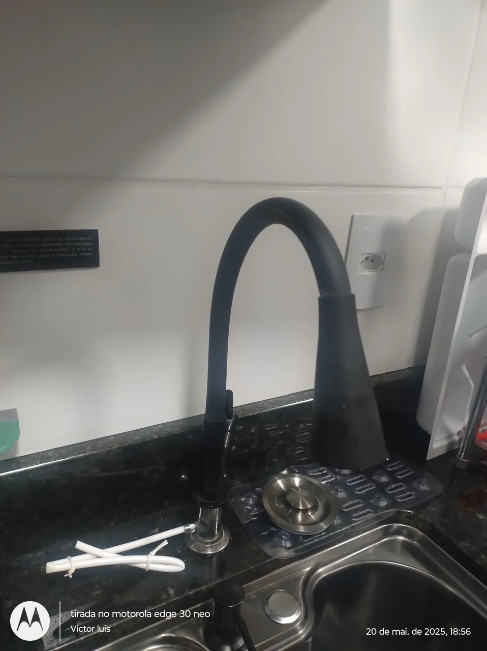 Torneira Gourmet Flexível para Cozinha - Design Moderno
