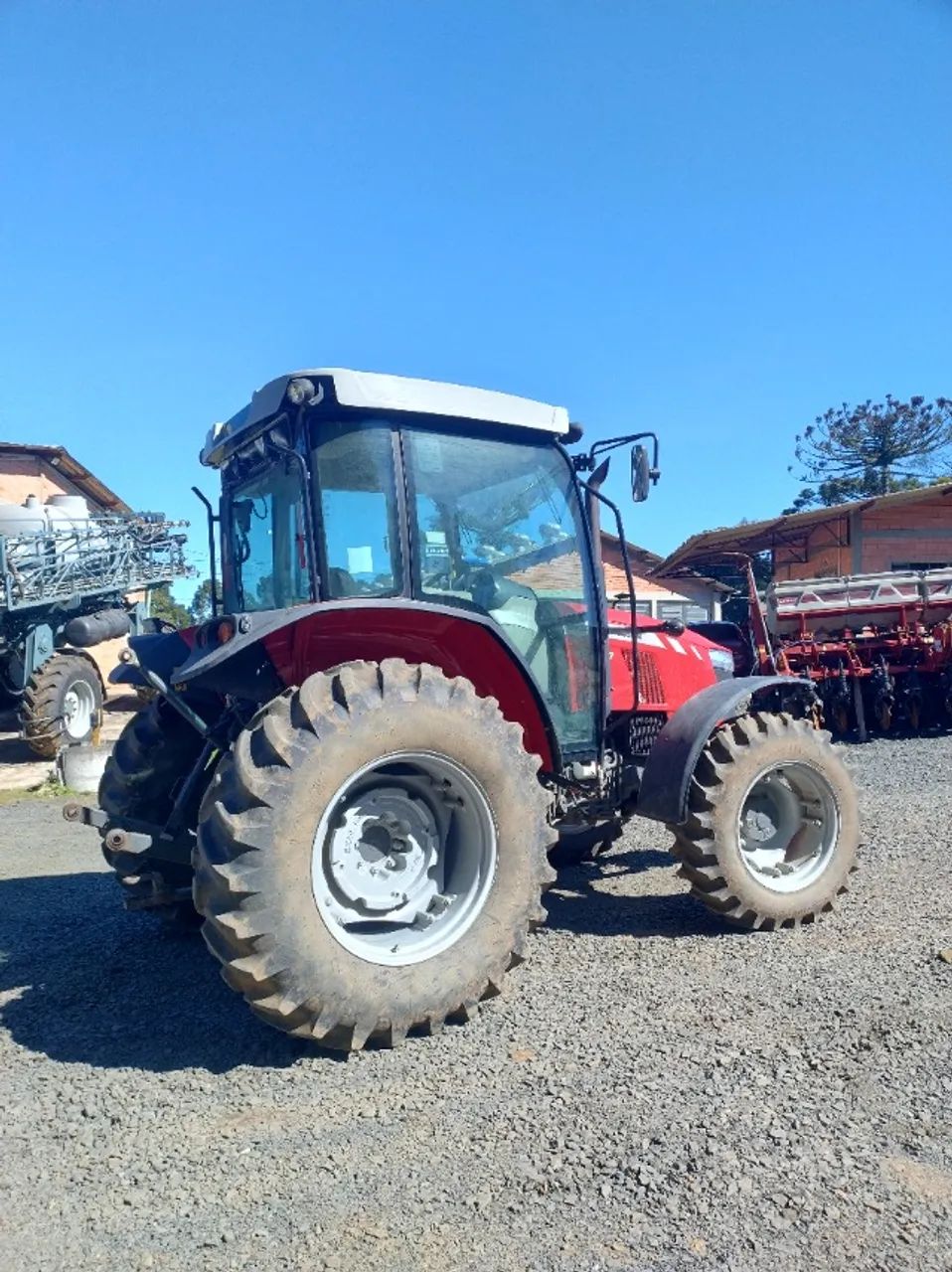 Trator Massey Ferguson - MF 4707. Fabricação 2023 - Foto 6