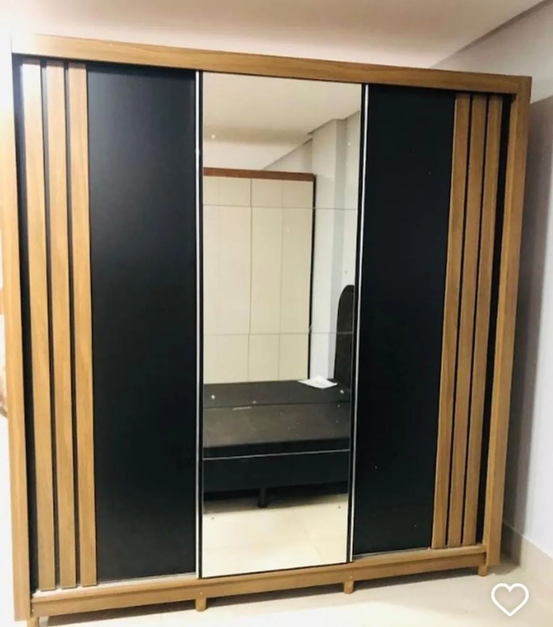 Guarda roupa com portas de correr 