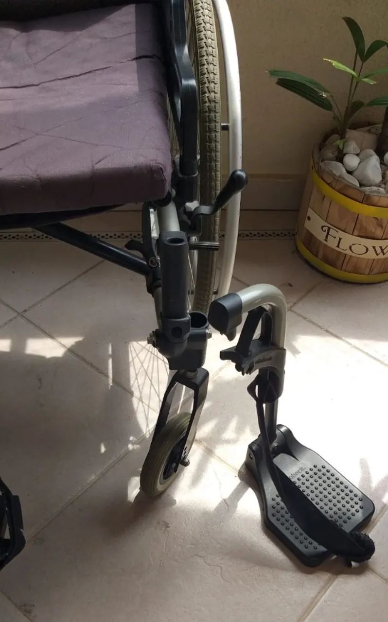 Cadeira de rodas - Foto 5