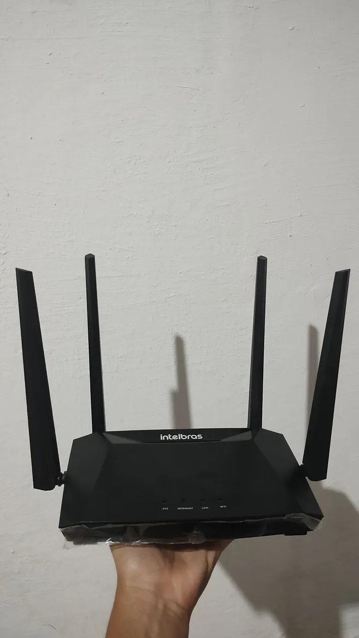 Roteador Intelbras Gigabit 4 antenas