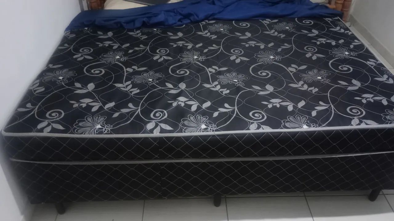 Cama Box Casal com Detalhes em Flores - Foto 2