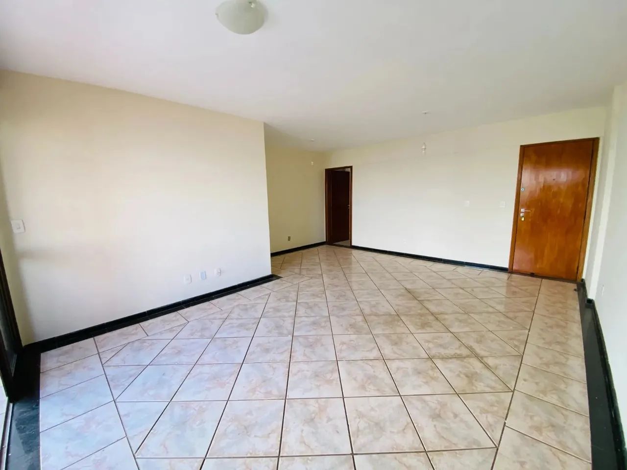 Venda apartamento 131m², 4 quartos. 2 súites, varanda, 2 vagas no Setor Bueno - Goiânia -  - Foto 4