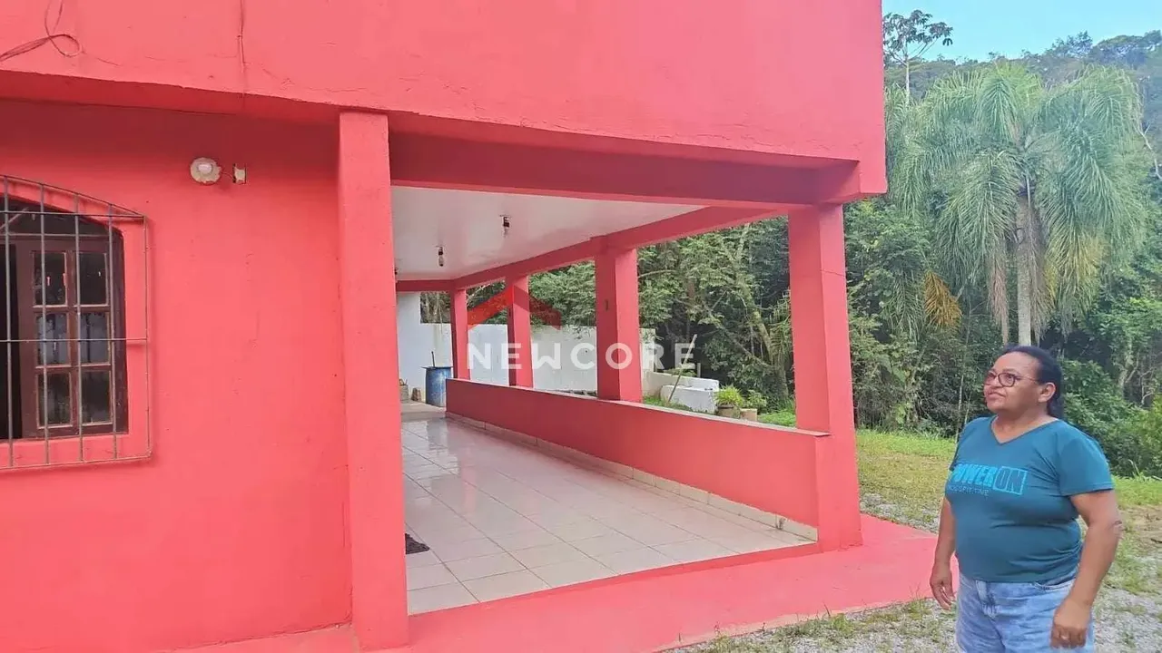 Casa em Estrada Municipal Antônio Gerassi - Santa Fé - Embu-Guaçu/SP