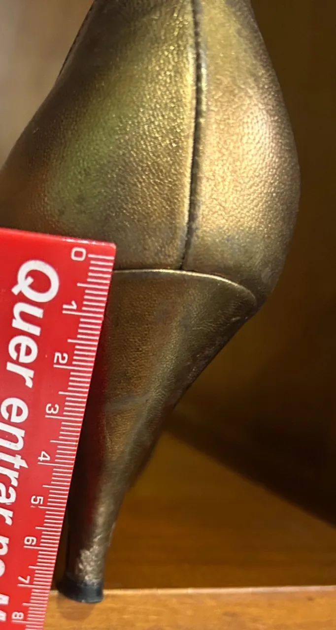 sacrpin dourado tamanho 35 salto 6cm - Foto 4