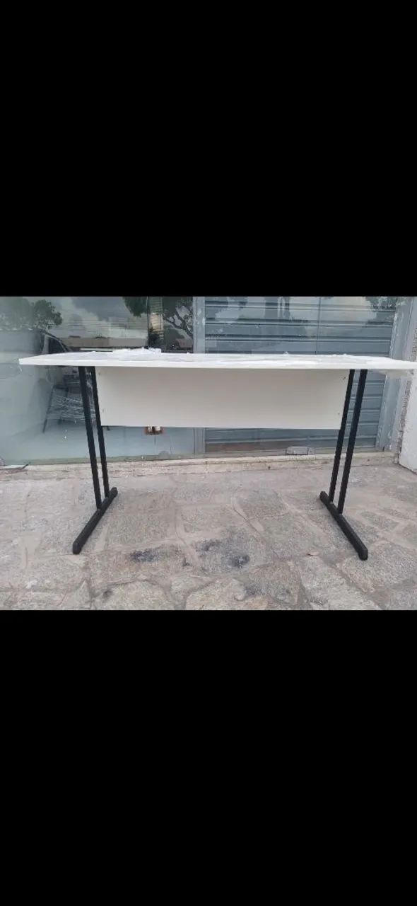 Mesa de Escritório Branca com Pés em Metal - Foto 4