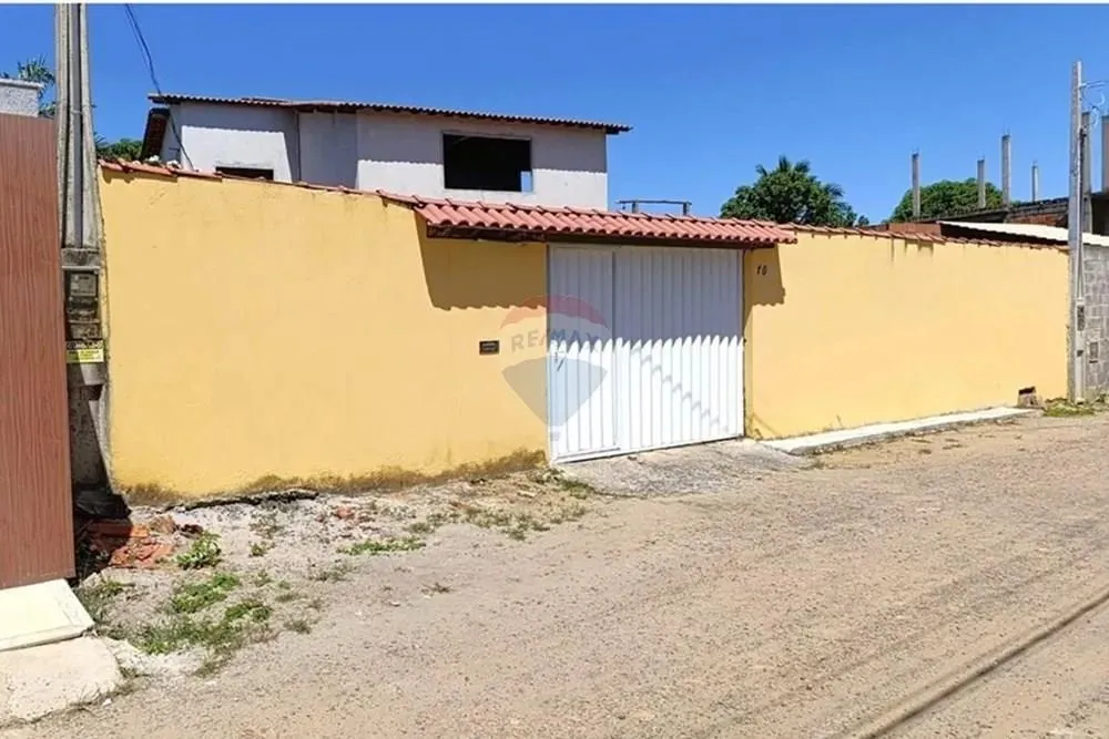 Casa à venda em Piúma - 2 Suítes, 5 vagas de Garagem
