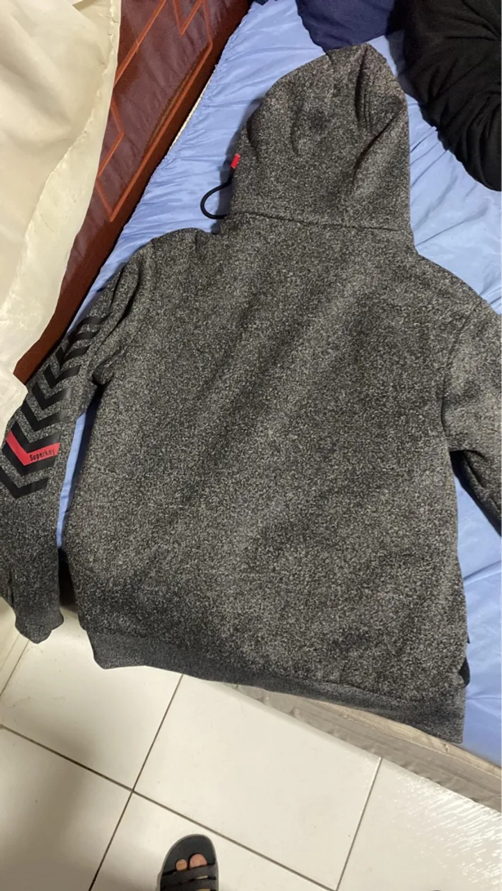 Moletom Superdry Cinza com Detalhes