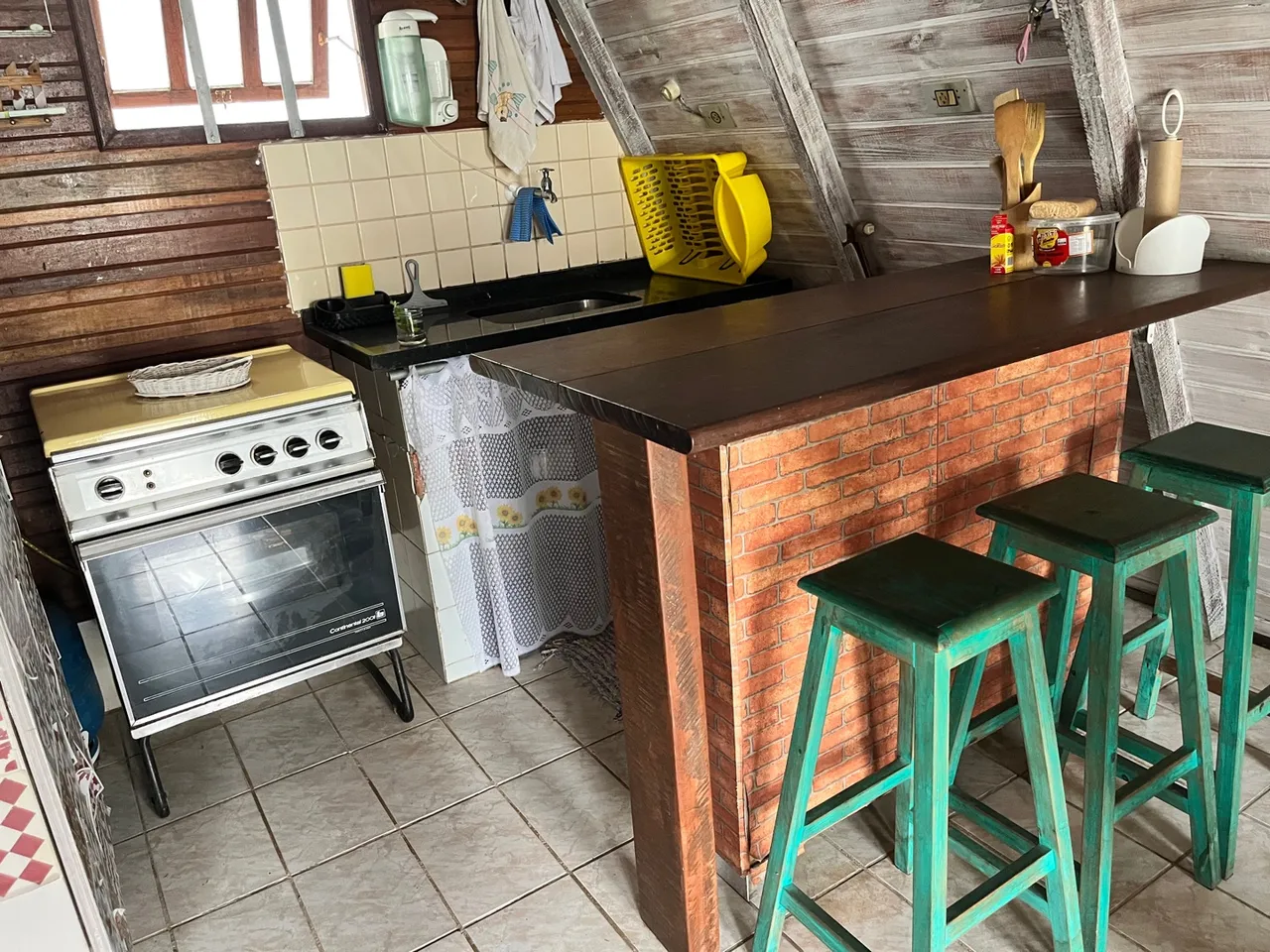 Aluga-se Chalé para temporada em Ubatuba