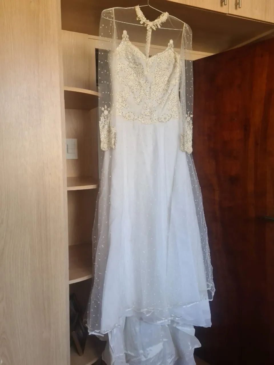 Encanto Clássico: Vestido de Noiva Vintage longo com Cauda - Foto 3