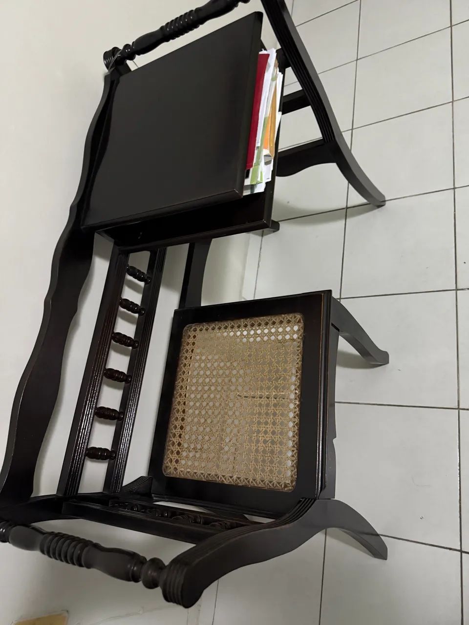 Mesa para diversas coisas inclusive como decoração 64861558231426121