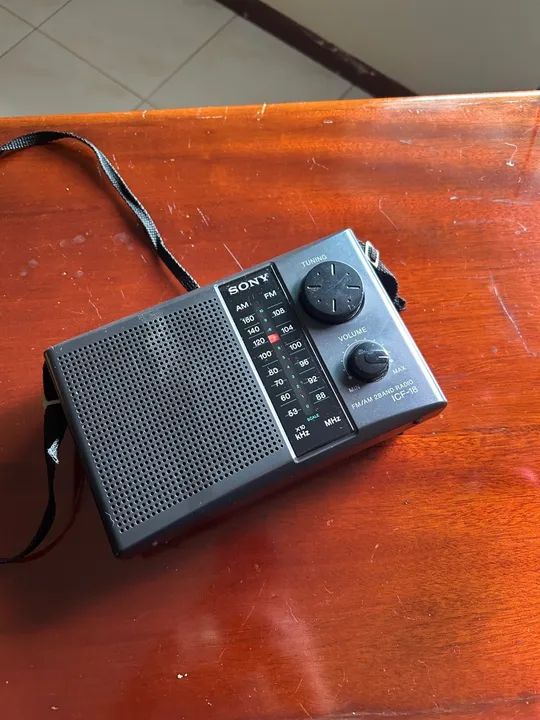 Rádio Portátil Usado - Foto 2
