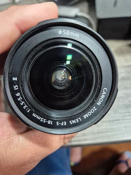 Lente Canon EF-S 18-55mm f/3.5-5.6 IS II