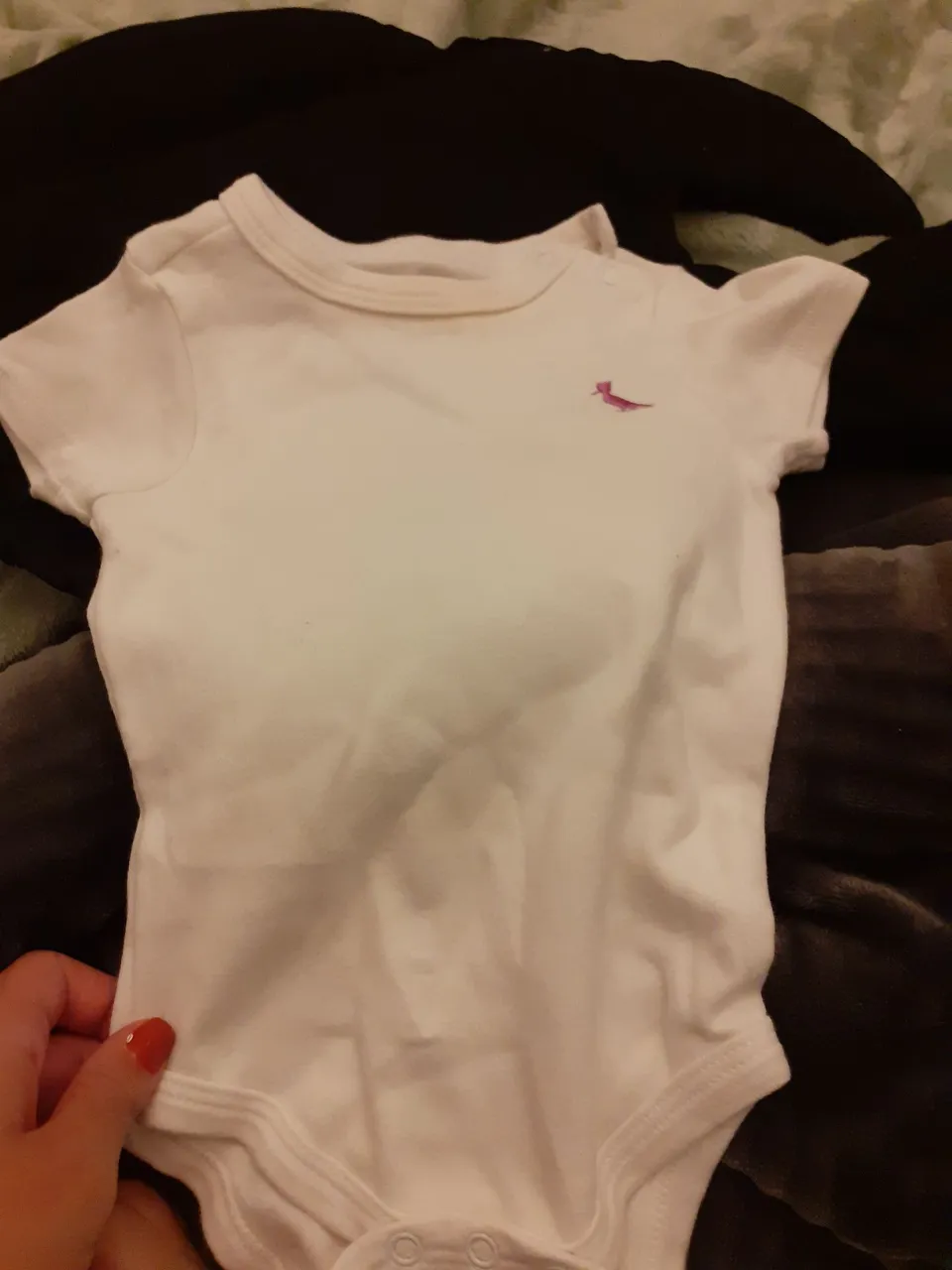 Body branco com detalhe rosa