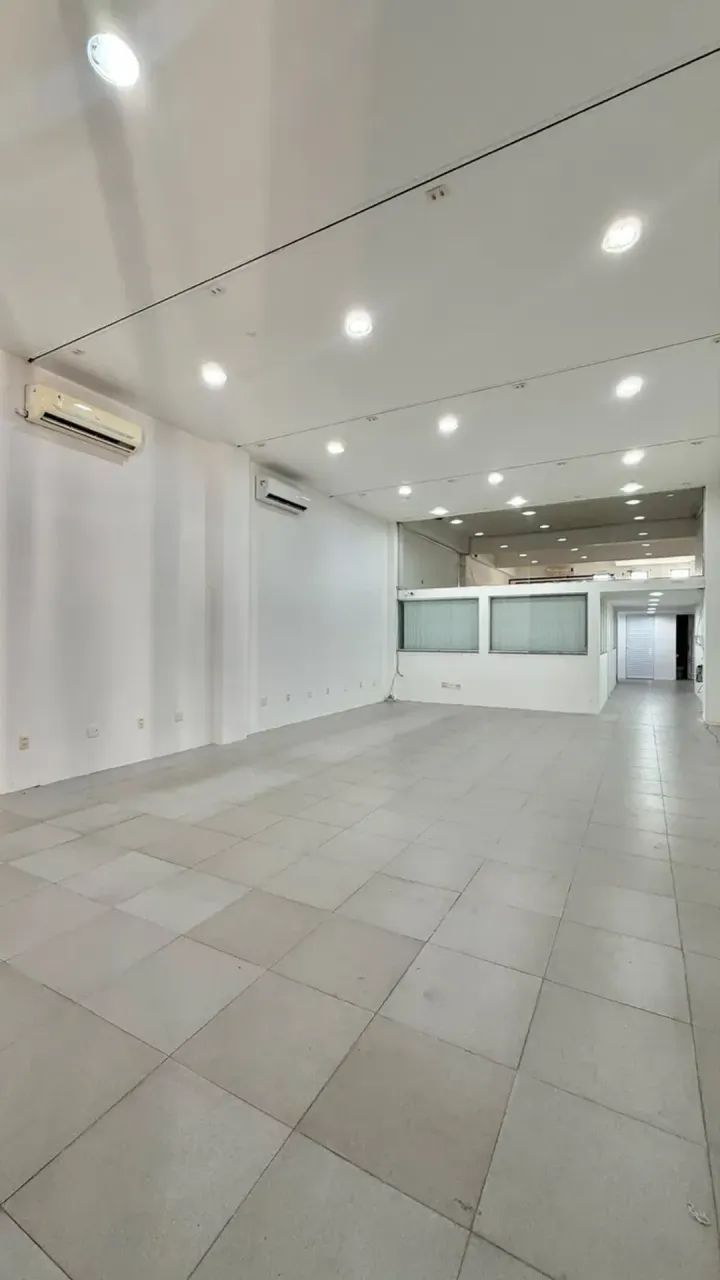 Predio Comercial no Vieiralves