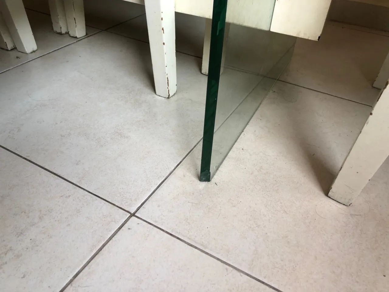 Mesa madeira com tampo de vidro - Foto 3