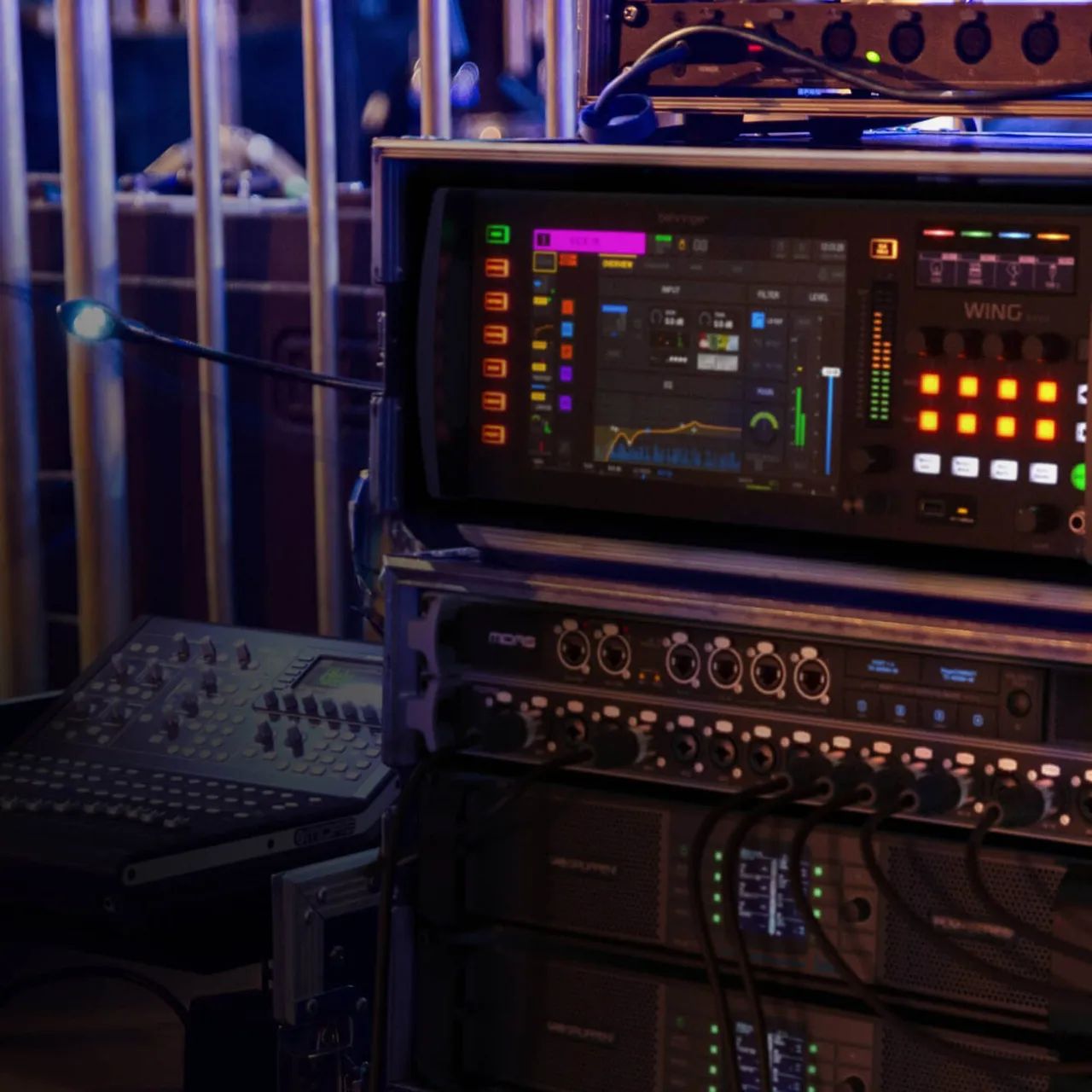 Mesa de Som Behringer Wing Rack  - Foto 4
