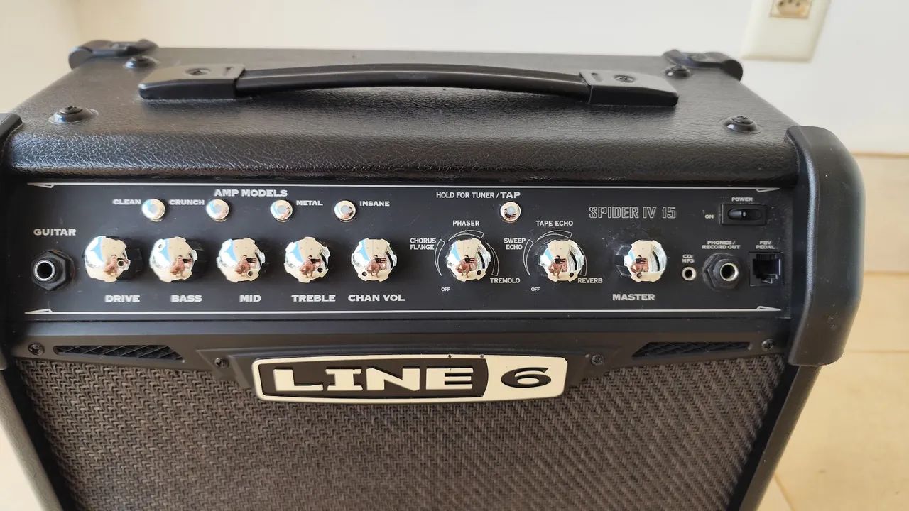 Amplificador LINE 6 SPIDER IV 15W - Instrumentos musicais