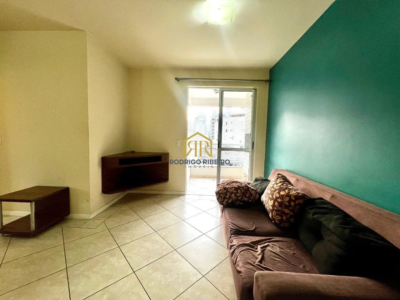 Apto 02 Dorm. sendo 01 suite, 02 vagas - Trindade - Foto 3