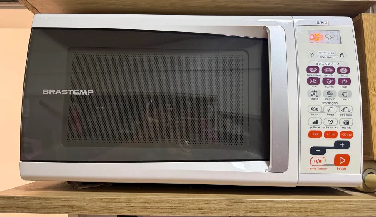 Microondas Brastemp Ative 30L 220V BMS45BBNA - COM DEFEITO - Foto 3