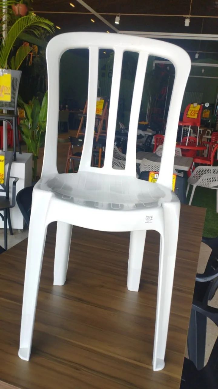 Jogo de Cadeira Plástica Para Comércio - 182 kg - NOVO - Foto 2
