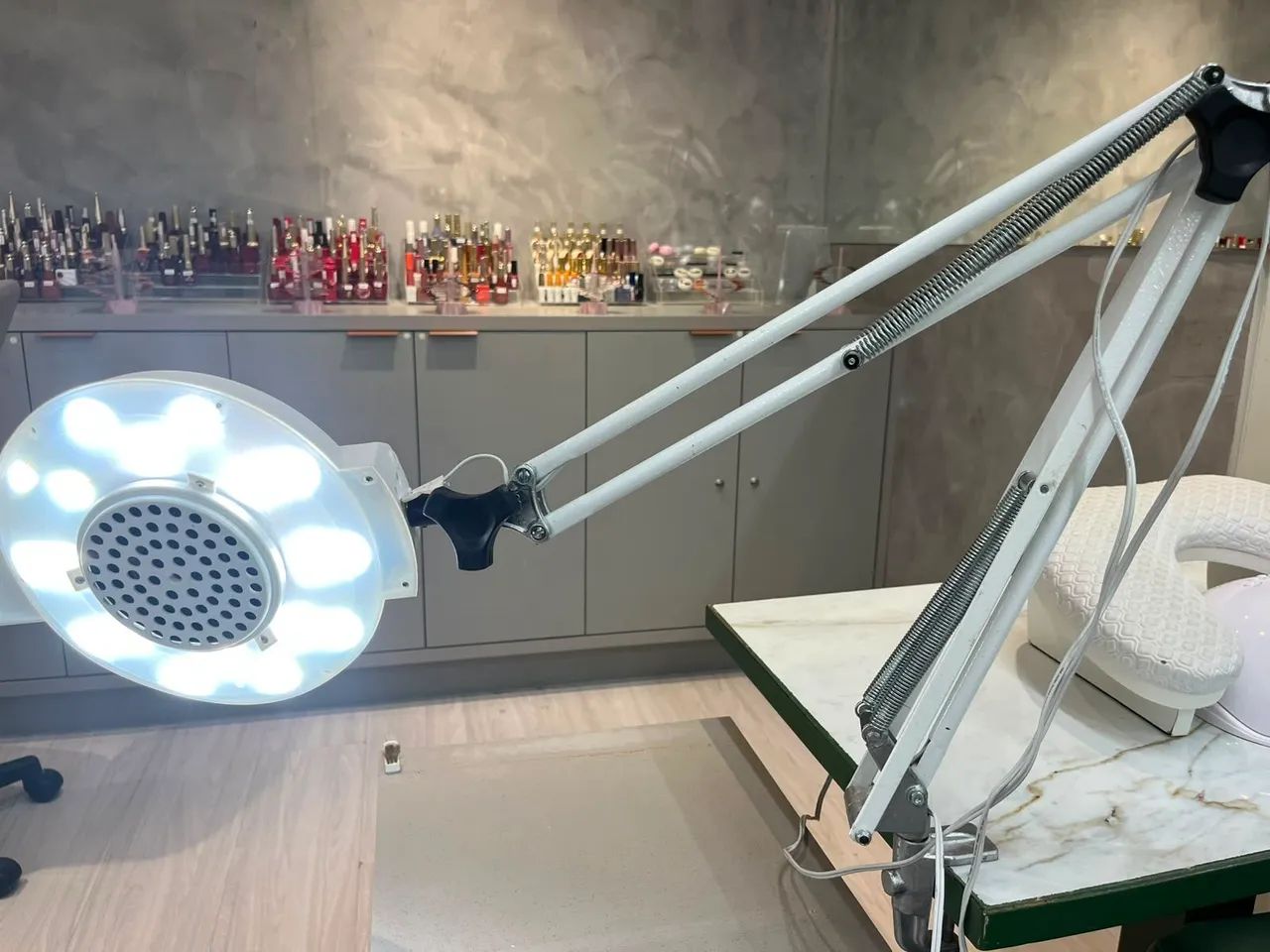 Luminária com exaustor