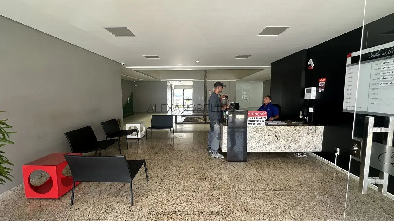 Excelente Sala Comercial térrea com 32 m² no melhor do Farol - Foto 3
