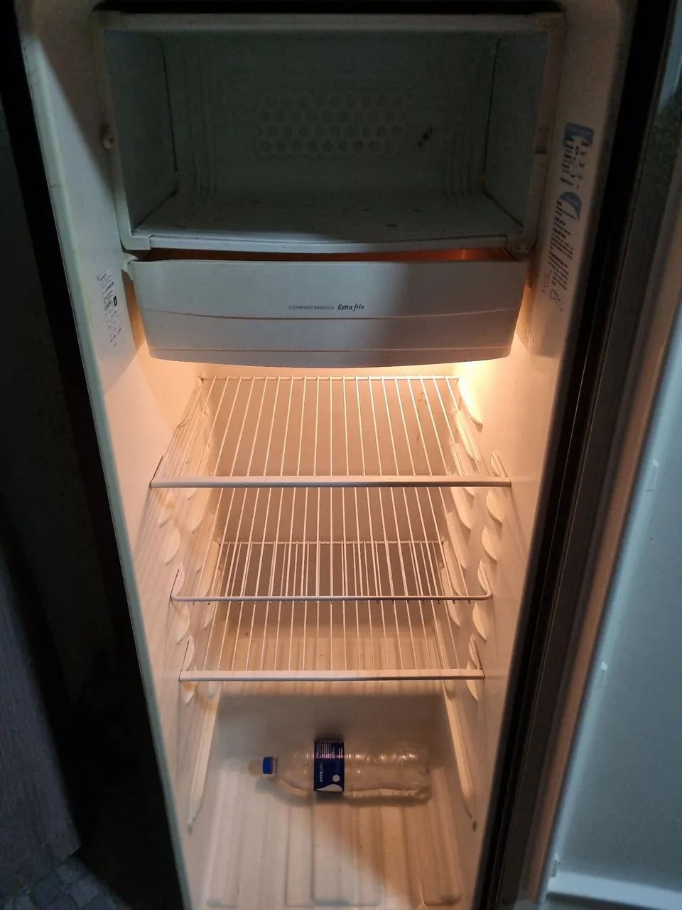Geladeira simples ( funcionando perfeitamente) ENTREGA GRATIS (CONSULTAR) - Foto 3