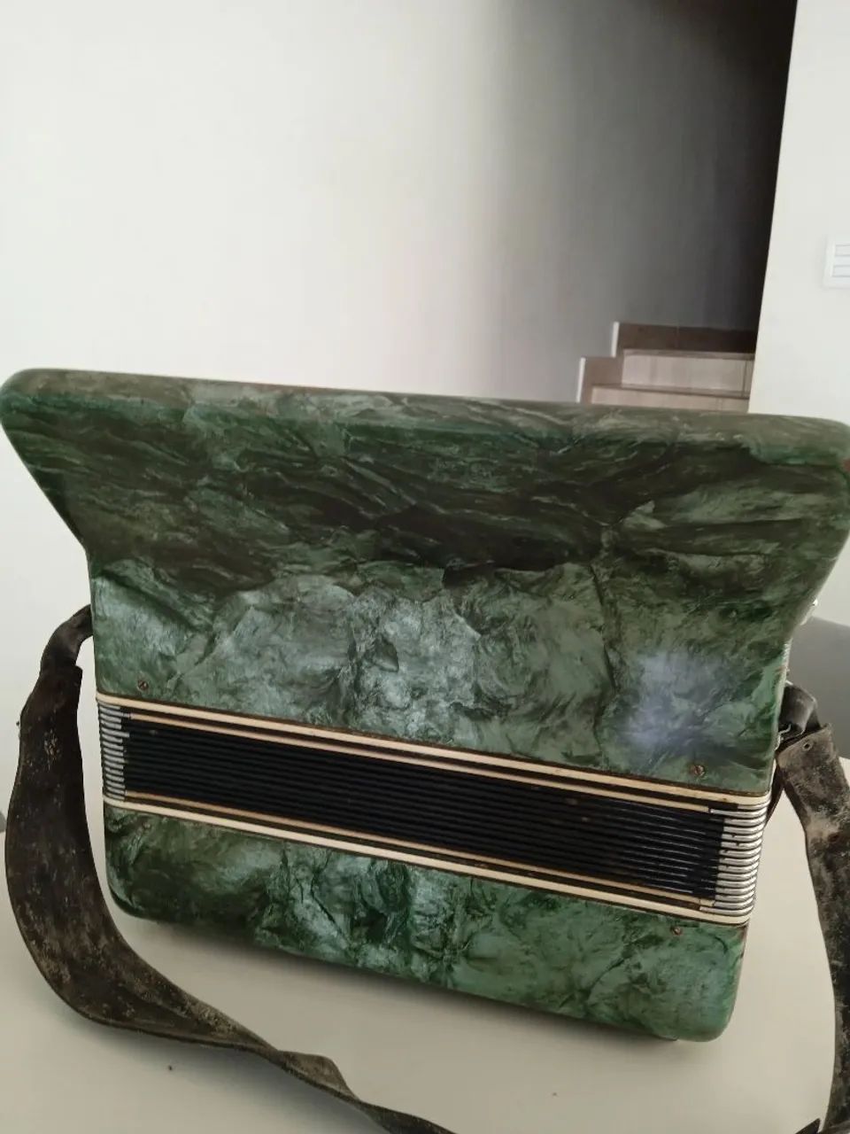 Acordeon Todeschini 8 baixos antiga afinadinha  - Foto 3