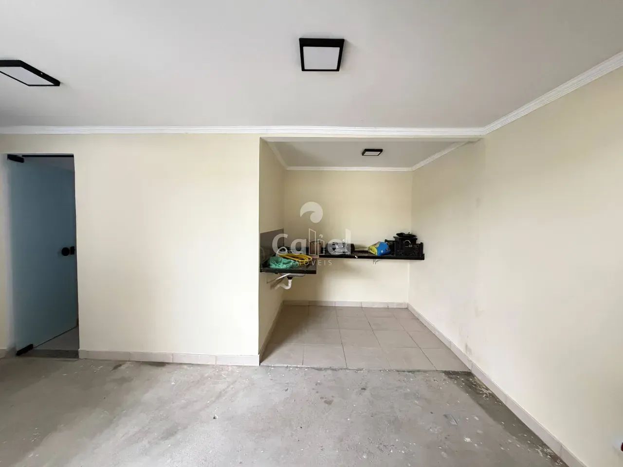 BARRACÃO COMERCIAL COM 360 m² E PÉ-DIREITO DE 6 METROS - Foto 3