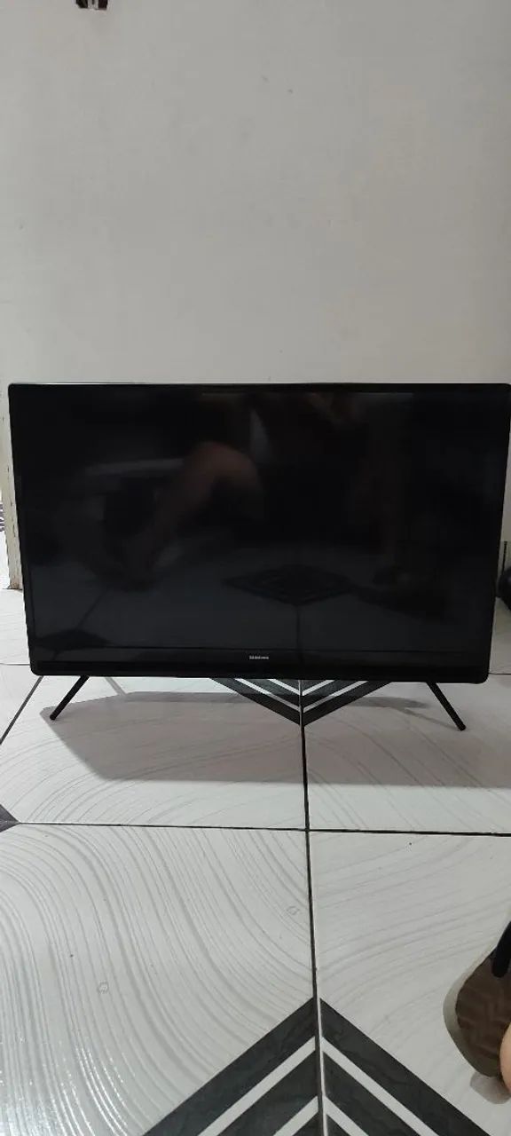 Televisão Samsung 32 polegadas, não é smart.