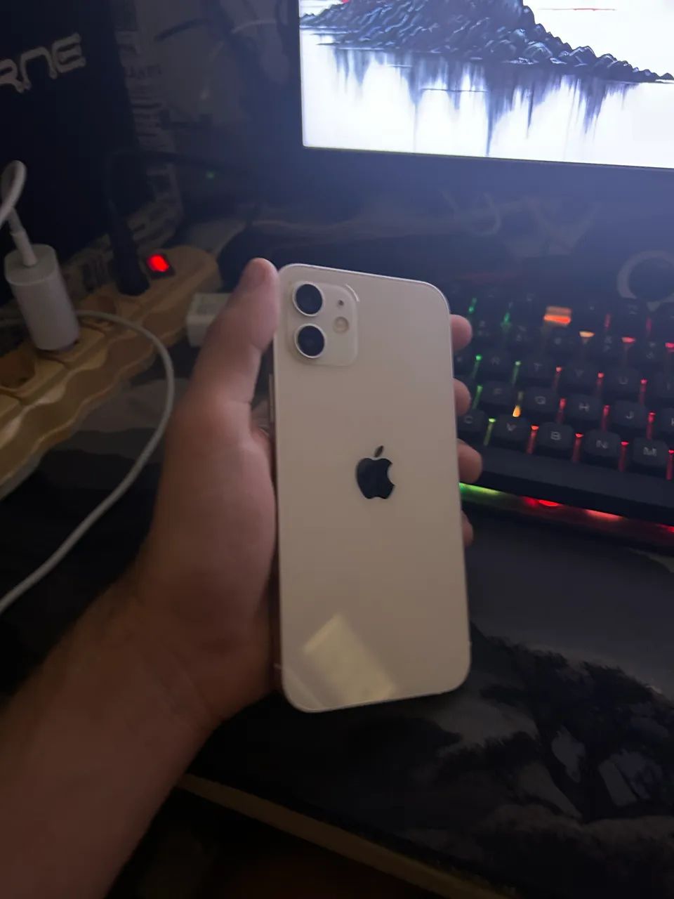 Vendo IPhone 12 (leia a descrição)