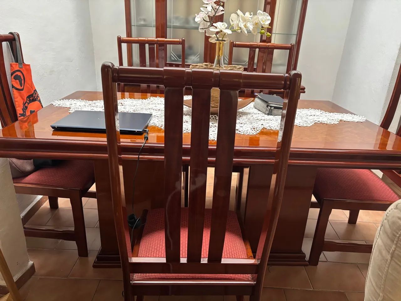 Sala de jantar impecável 