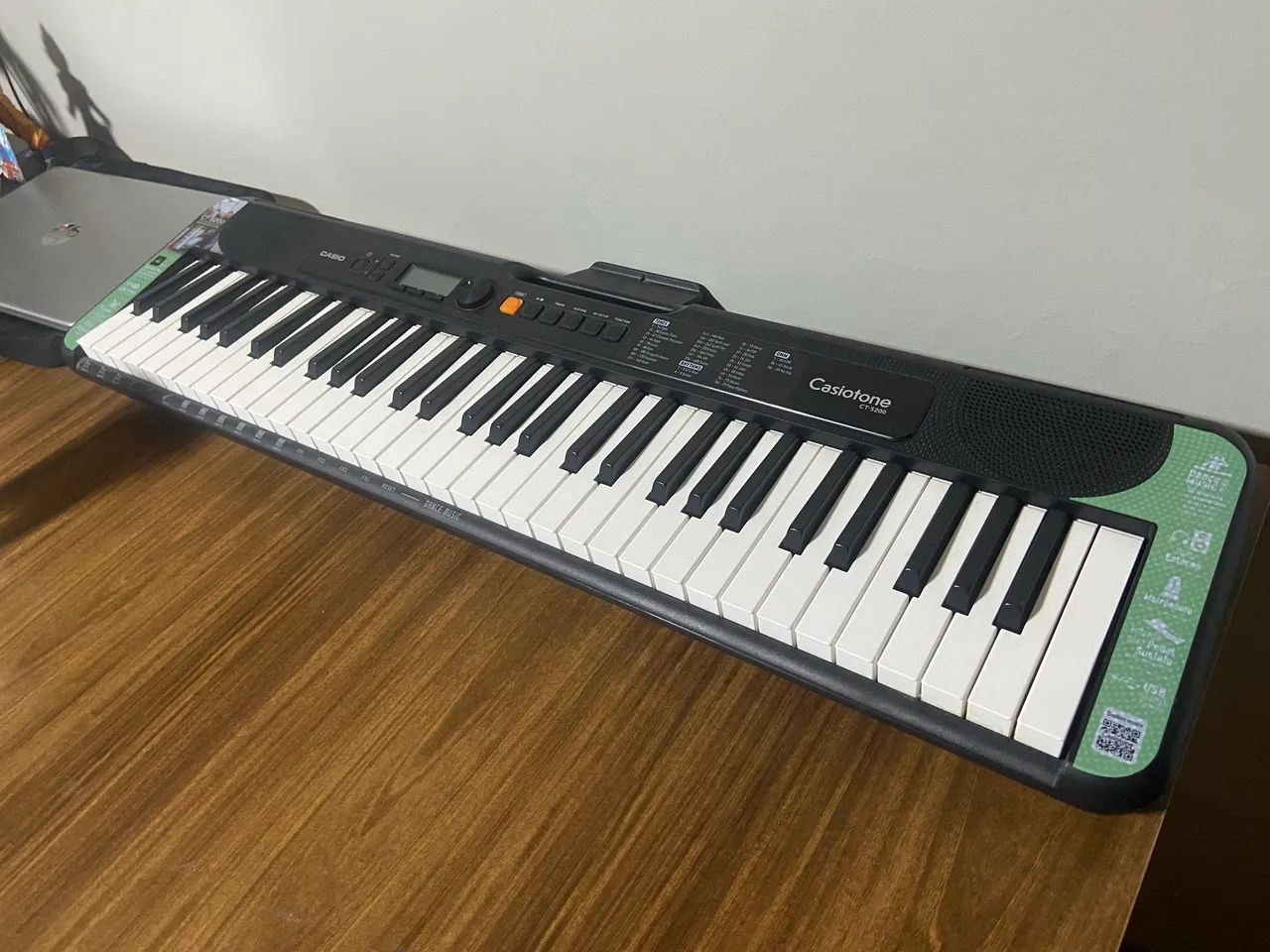 Casio CT-S200BK usado