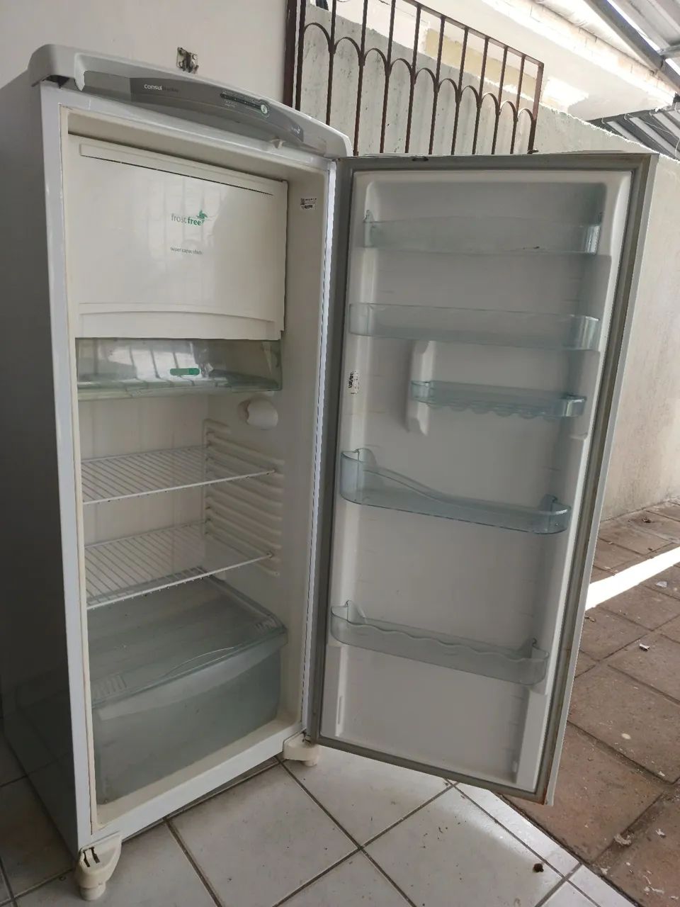 Geladeira Consul frost free 300lts ótimas condições  - Foto 3