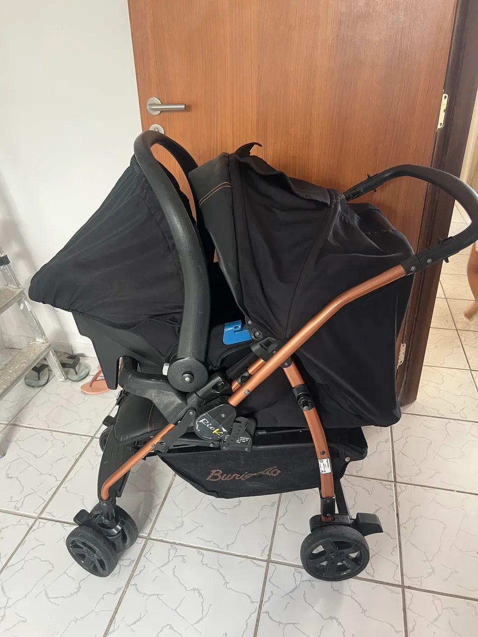 Carrinho de Bebê + Bebê conforto - Foto 5