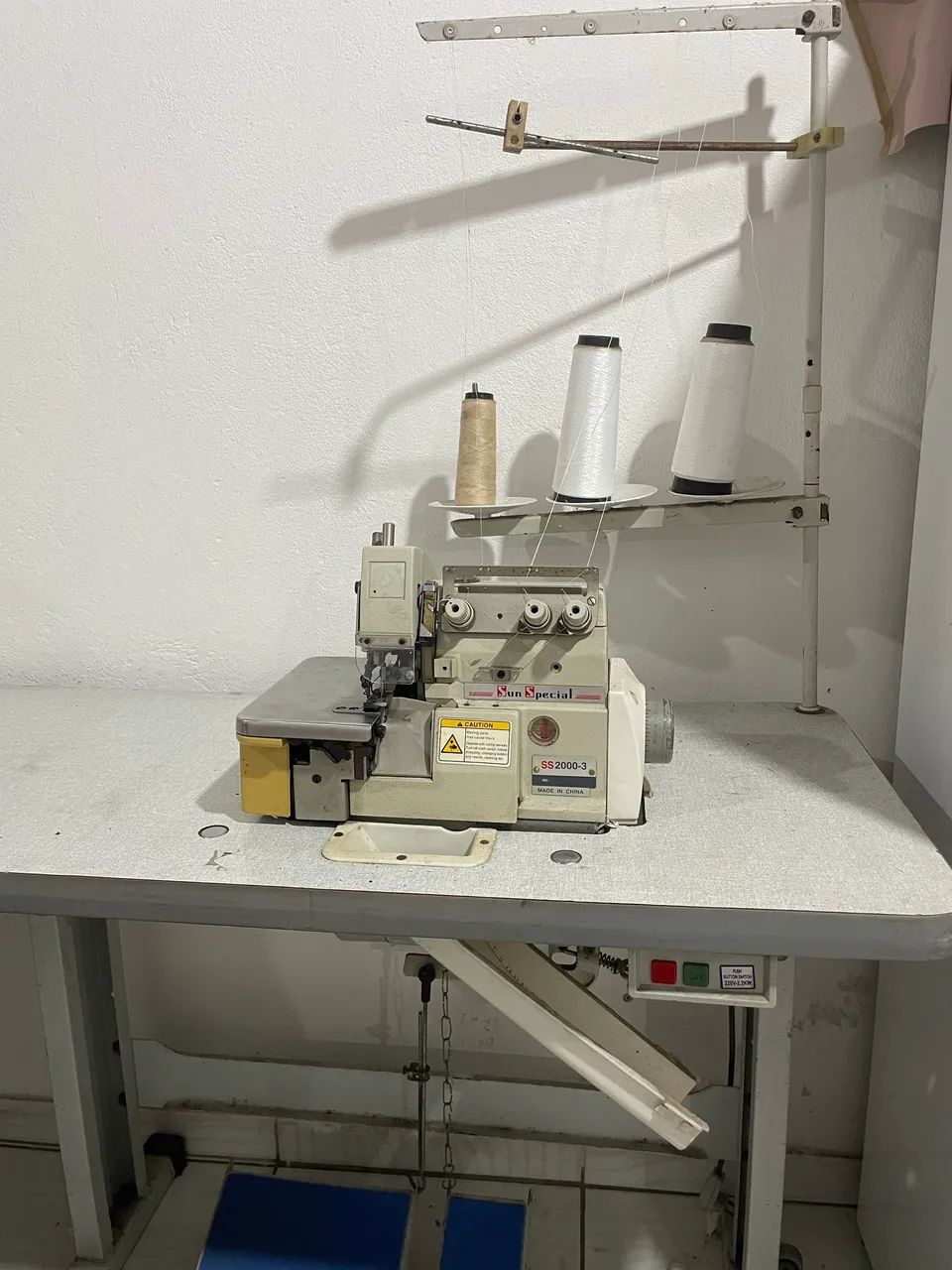 Máquina overlock industrial  - Foto 2