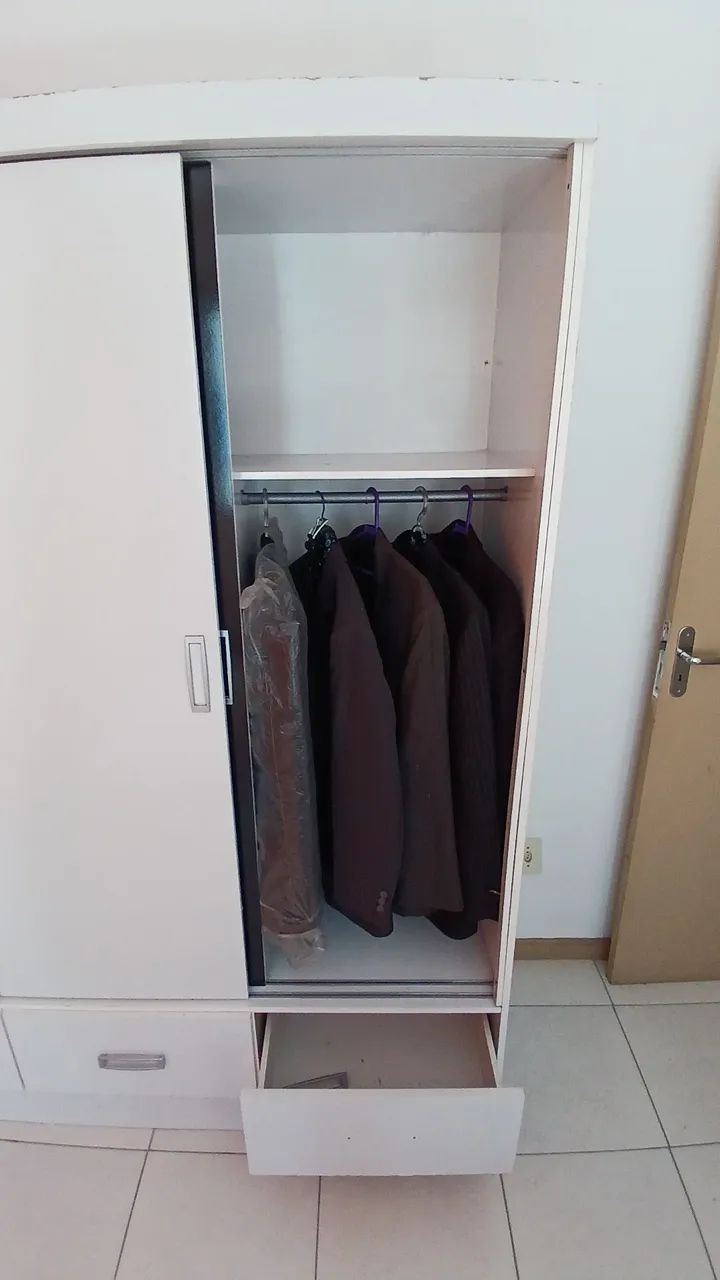 Guarda roupas Armário Roupeiro 3 portas - Foto 3