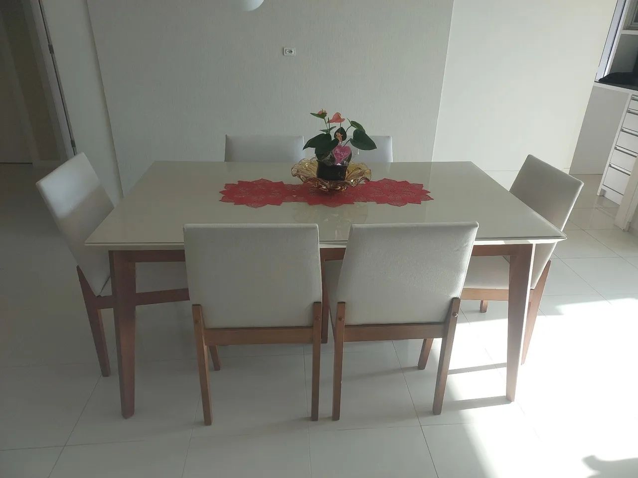 Mesa de Jantar com 6 Cadeiras - Tampo de Vidro Branco Off-White - Foto 2