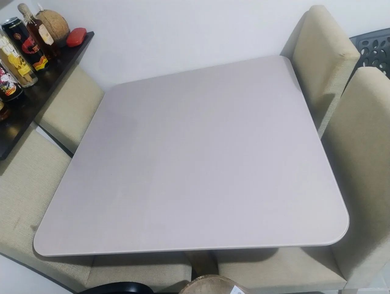 Mesa com quatro cadeiras  - Foto 4