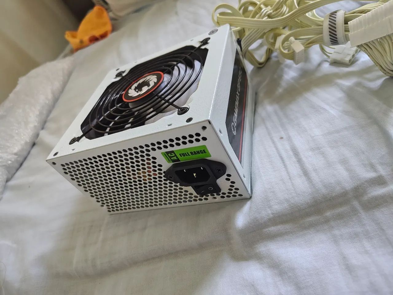Fonte 650W gamemax gp