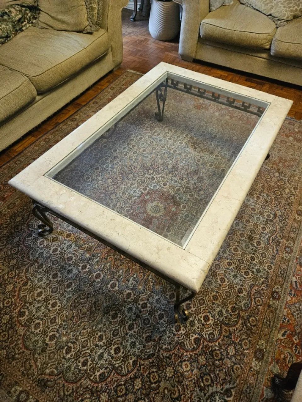 Mesa de Centro em Mármore Travertino Maciço com Vidro Bisotê 120x84 cm