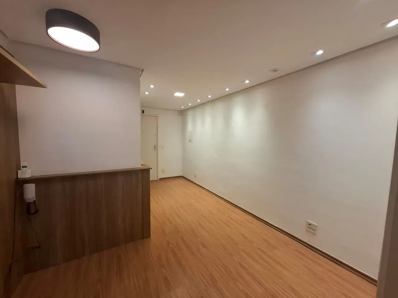 CONJUNTO COMERCIAL COM 2 SALAS E 1 VAGA