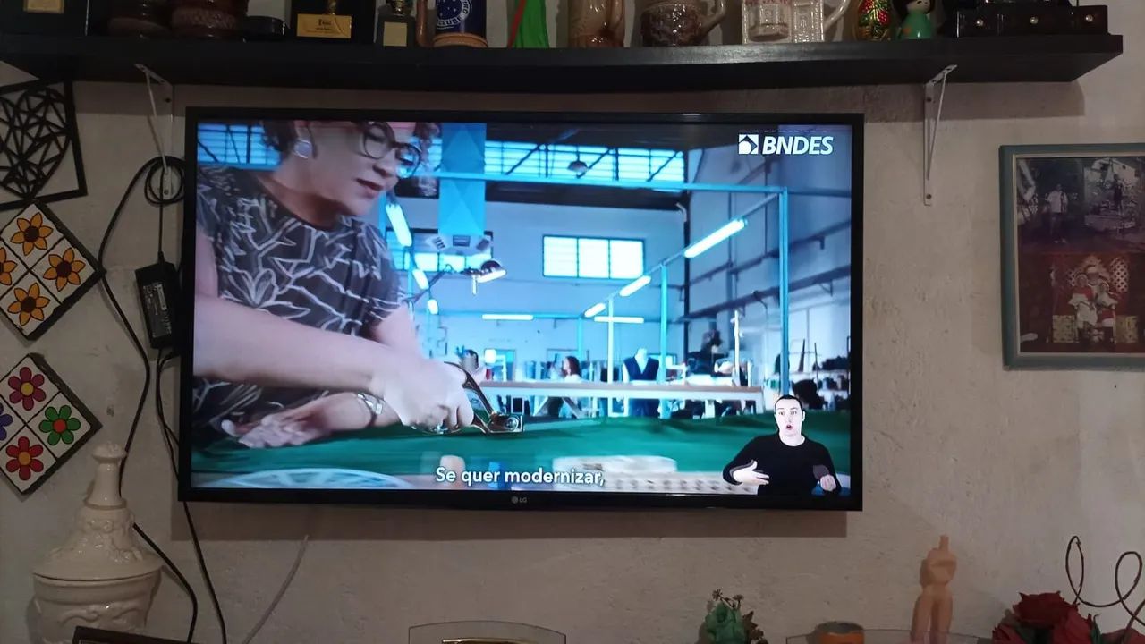 TV LG 43 polegadas troco por iPhone, geladeira ou freezer  - Foto 5